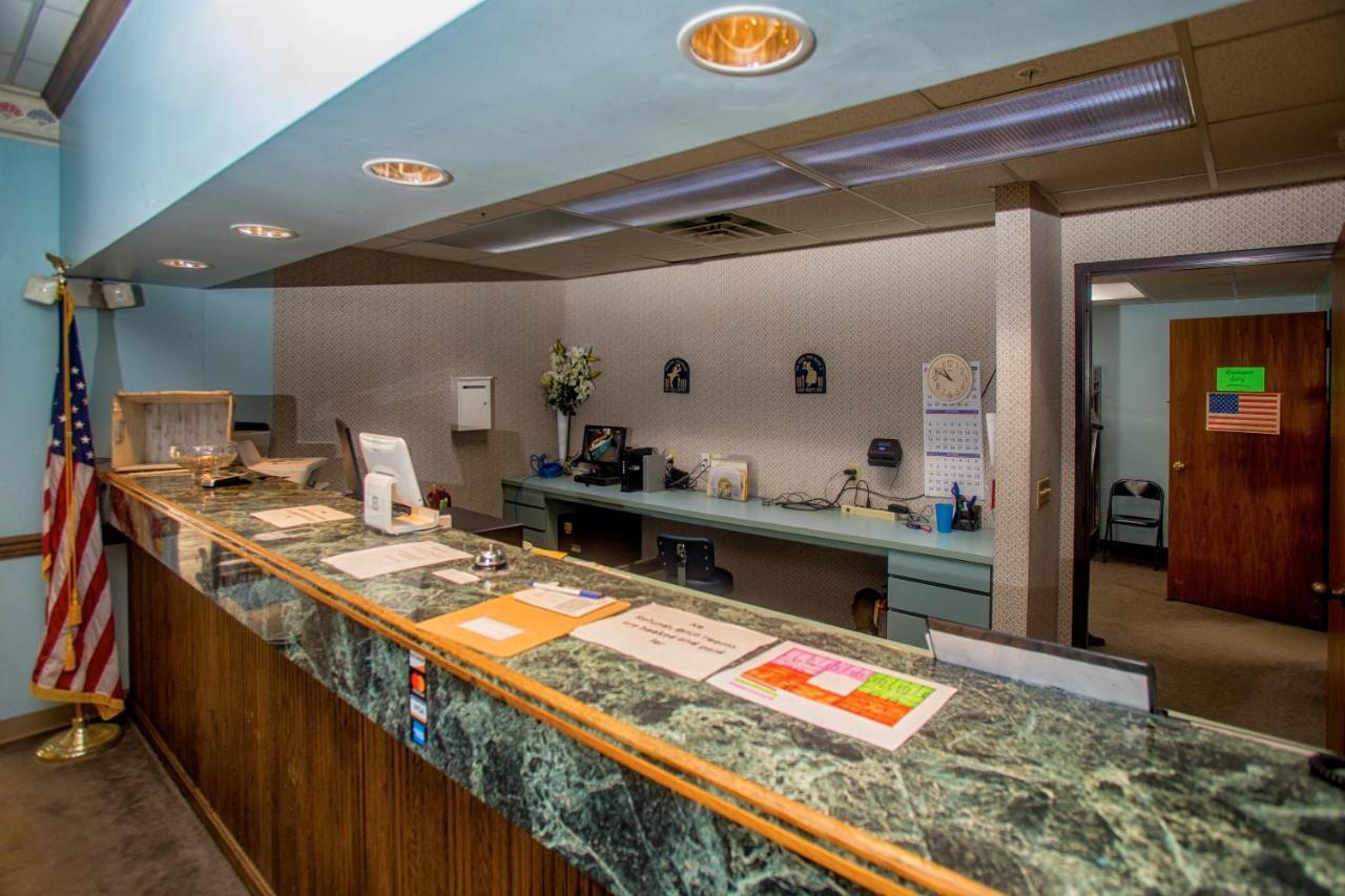 Lafayette Inn Moundsville Eksteriør bilde