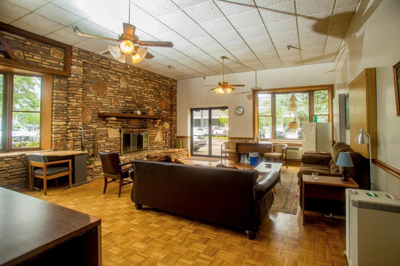 Lafayette Inn Moundsville Eksteriør bilde